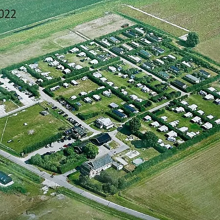 Kemping Boerenbries - Heerlijk Met Overkapt Terras En 2 Slaapkamers - Max 4 Pers - 3 Km Noordzee - Locatie Op Moorhoek 5