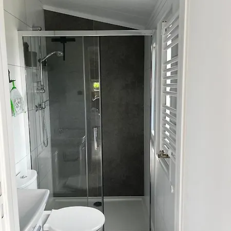 Kemping Boerenbries - Heerlijk Met Overkapt Terras En 2 Slaapkamers - Max 4 Pers - 3 Km Noordzee - Locatie Op Moorhoek 5